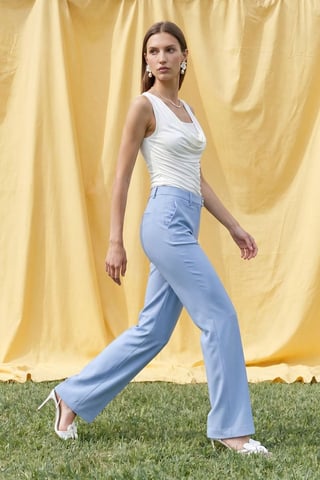 Ärmellose Cowl-Neck-Jersey-Bluse
