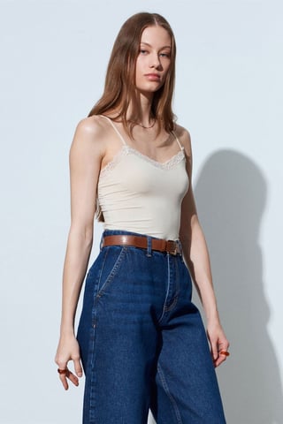 Schlankes Fit ärmelloses V-Ausschnitt Cami-Bluse