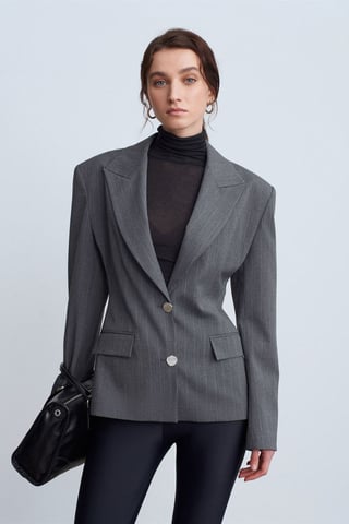 Taillierter Crepe-Blazer mit Schalkragen