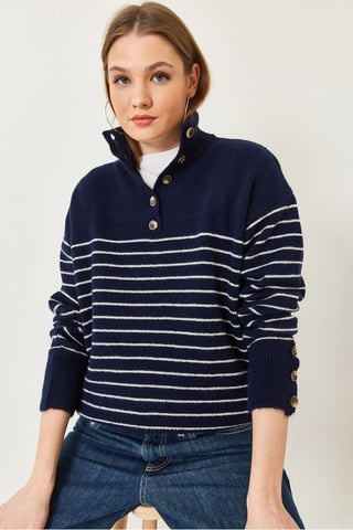 Knopfkragen gestreifter Strickpullover