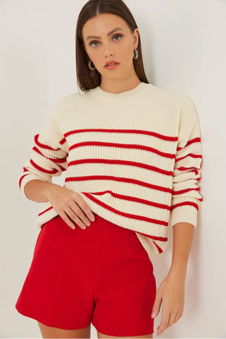 Gestreifter Rundhals-Strickpullover