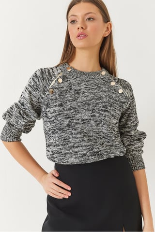 Strickpullover mit Rundhalsausschnitt und Knöpfen