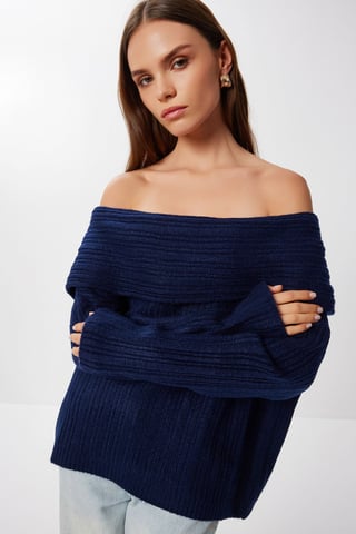 Bequemer Off-Shoulder Strukturstrickpullover mit Madonna-Kragen