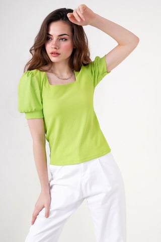 Slim Fit Quadratkragenbluse