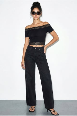 Schulterfreie, spitzenverzierte Crop-Bluse