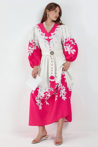 Blumen-Maxi-Kleid mit V-Ausschnitt und Knopfdetails