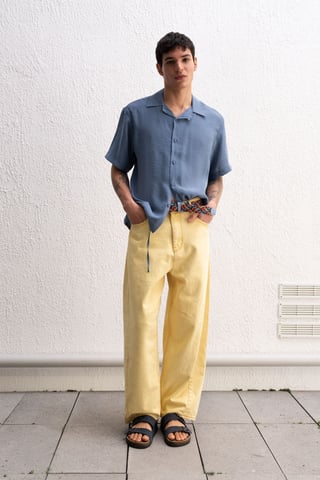 Herren Relaxed Fit Crepe Hemd mit Krawatten-Detail