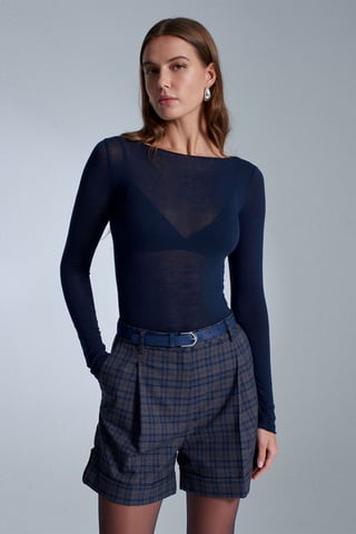 Schlankes Fit Bootshaus-Ausschnitt Langarm Strickbluse
