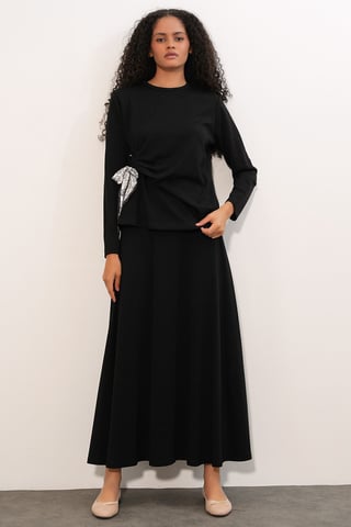Langärmlige Bluse und weite Hose Koordinatensatz
