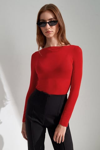 Schmale Passform Boot-Ausschnitt Langarm Strickbluse