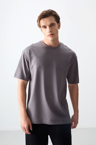 Übergroßes Rundhals-T-Shirt