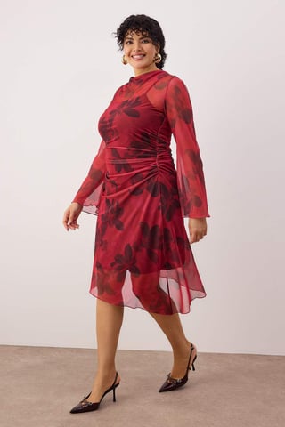 Trendyol Curve Damen Rot Geblümt Kurz / Mini Lang Casual A-Linie Große Größen Kleid