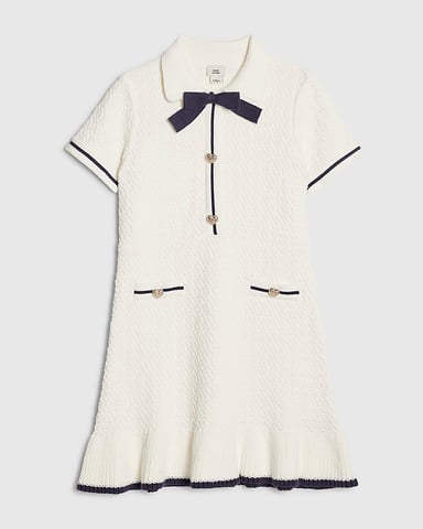 River Island Mädchenkleid aus Bouclé mit Schleife in Creme