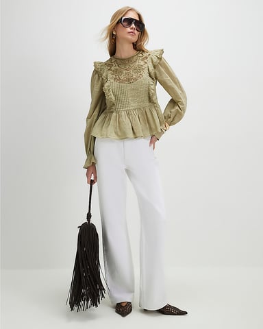 River Island Damenbluse Khaki mit Lochstickerei, Rüschen und Plissees