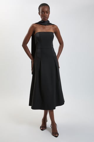 Satin-Back-Crêpe, tailliertes Bardot-Maxikleid