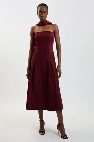 Satin-Back-Crêpe maßgeschneidertes Bardot-Maxikleid