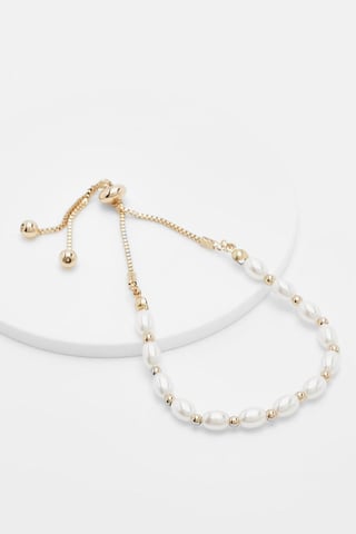 Boohoo Perlen- und Gold-Armband mit Knebelverschluss