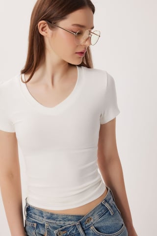 Basic V-Ausschnitt Slim-Fit-T-Shirt
