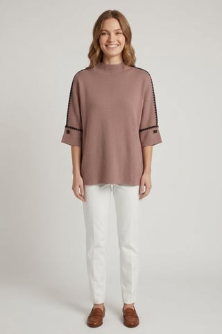 Brauner Pullover mit kontrastierendem Besatz und 3/4-Ärmeln