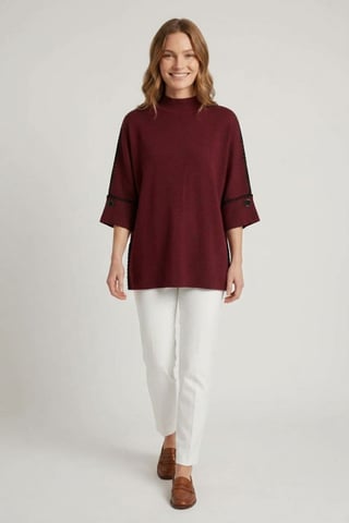 Roter Pullover mit kontrastierenden Details und 3/4-Ärmeln