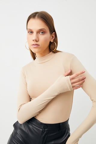 Damen-Bodysuit mit Slim Fit und halbem Rollkragen