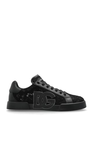 Sportschuhe mit Spitzeneinsatz