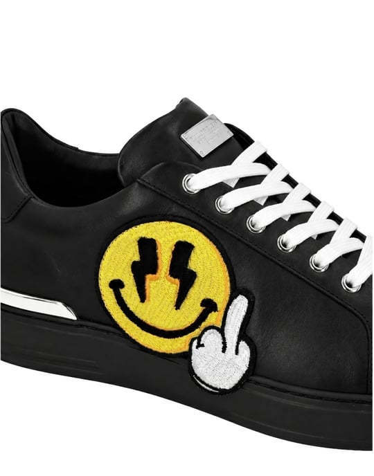 Low-Top-Sneaker Smile - Image 2