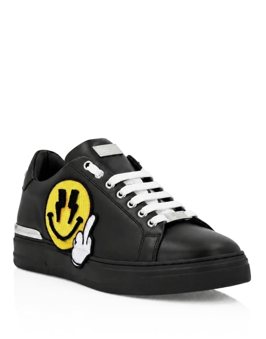 Low-Top-Sneaker Smile - Image 1