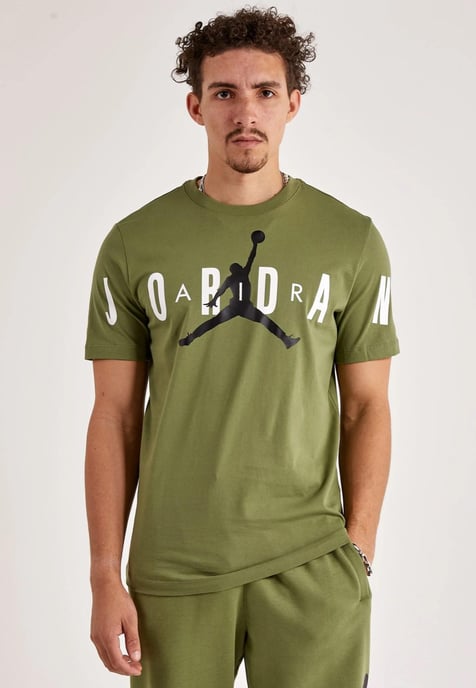 Nike Air Jordan Stretch-T-Shirt in Olive - Image 1