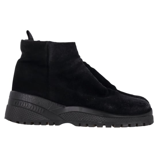 Miu Miu Reißverschluss-Stiefeletten aus schwarzem Wildleder - Image 1