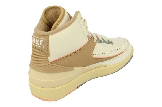 Nike Air Jordan 2 Retro Damen Trainers Weiß - Image 3