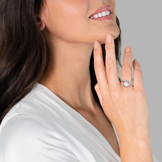 Valero Pearls Female Sterling Silver Ring
