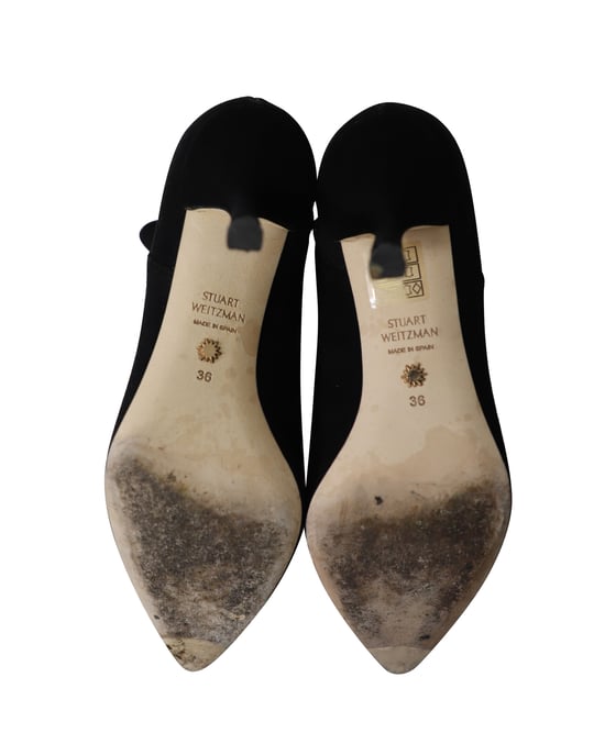 Stuart Weitzman Kristall-Schnallen-Kera Stiefeletten aus schwarzem Wildleder - Image 5