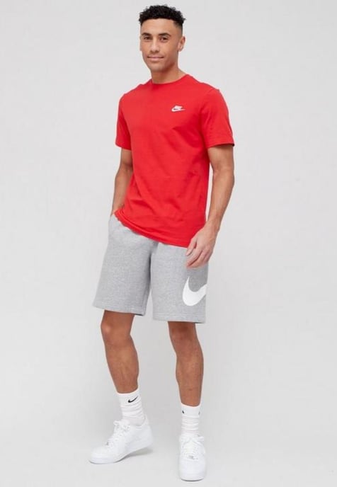 Nike Sportswear T Shirt Club in Rot - Image 4