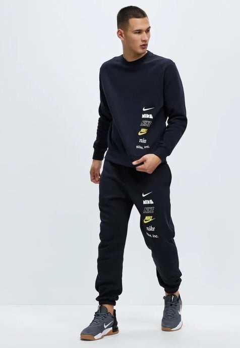 Nike Club Fleece Plus Trainingsanzug mit kleinem Logo in Schwarz - Image 1