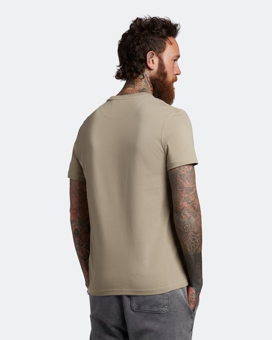 Lyle & Scott Einfarbiges T-Shirt in Braun - Image 3