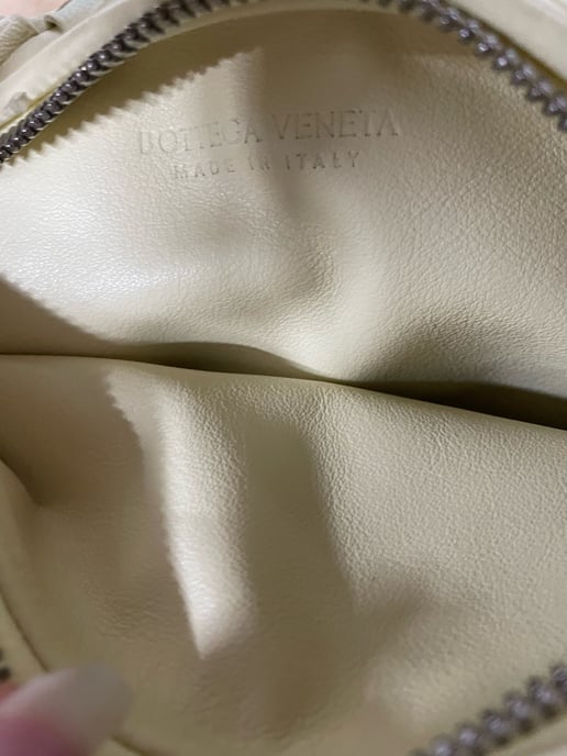 Bottega Veneta Mini Jodie Schultertasche aus cremefarbenem Leder - Image 6