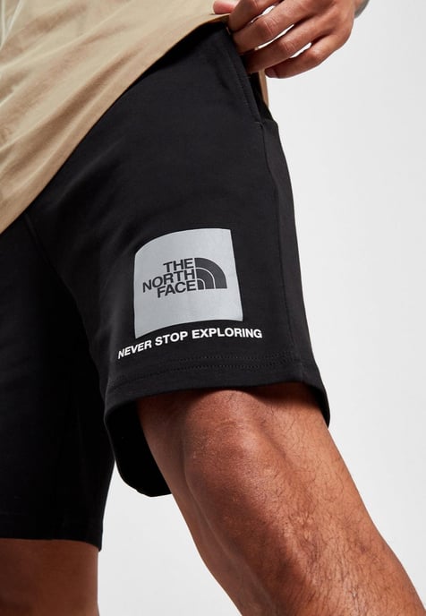 The North Face Small Box Reflektierendes Logo Shorts in schwarz - Image 3