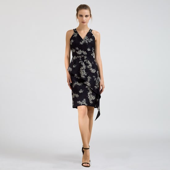 Maßgeschneidertes Denim-Kleid mit V-Ausschnitt - Image 3