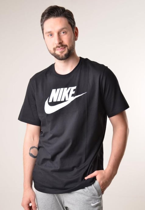 Nike Swoosh Futura Herren-T-Shirt in Schwarz - Image 1