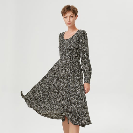 Tailliertes Blusenkleid mit Liberty-Print und tiefem Rückenausschnitt - Image 4
