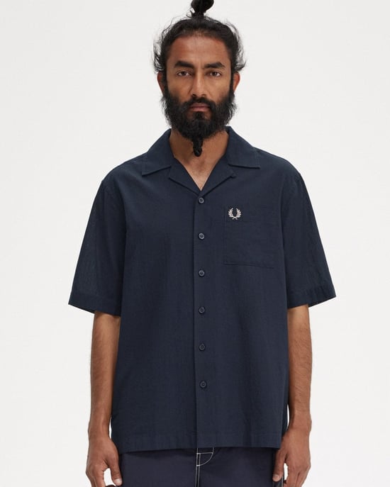 Fred Perry Herren Leichtgewicht Textur Reverskragen Kurzarmhemd - Image 1
