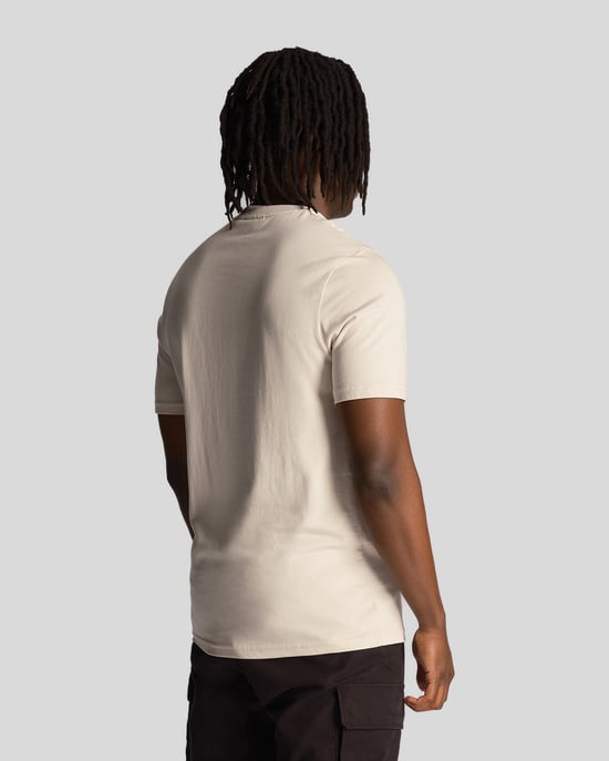 Lyle & Scott Herren-T-Shirt mit Stickerei in Beige - Image 2