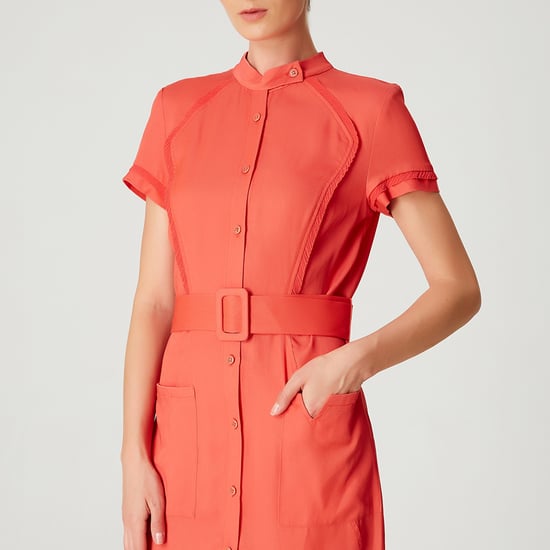 Kurzes strukturiertes Hemdkleid - Image 3