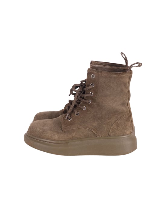 Alexander McQueen Schnürstiefel im khakifarbenen Wildleder - Image 1