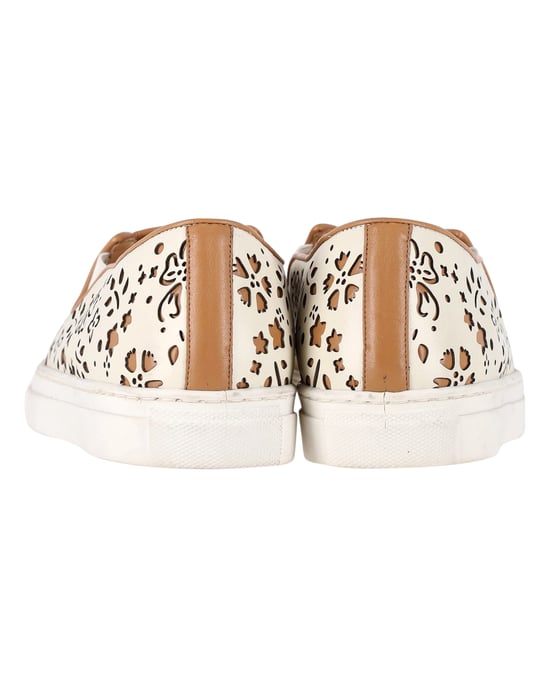 Charlotte Olympia Cool Cats Laser-Cut Slip-On Sneakers aus cremefarbenem Leder - Image 4