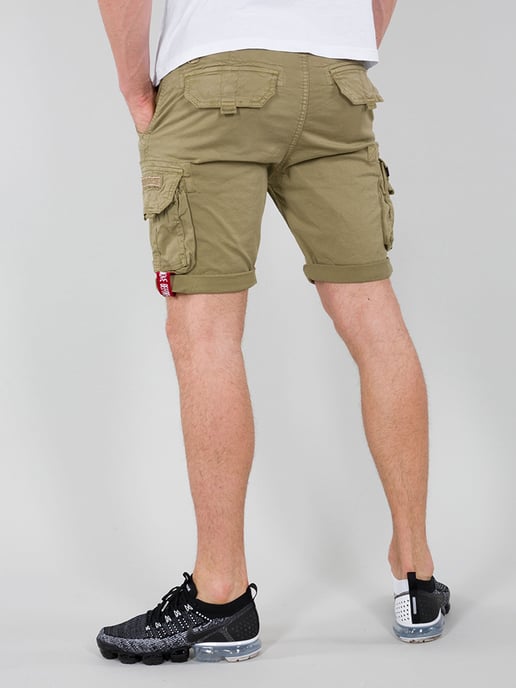 Herren Alpha Industries Crew Shorts in Olive - Image 2