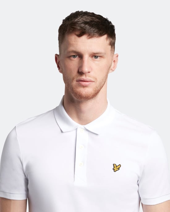 Lyle & Scott Einfarbiges Poloshirt in Weiß - Image 4