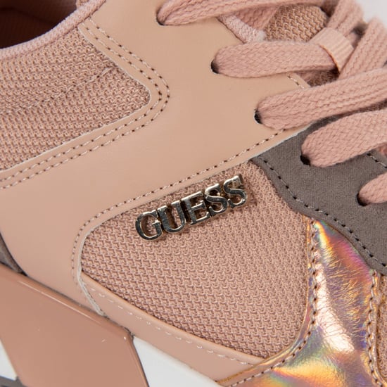 Guess Damen-Sneaker in Nude - Image 6