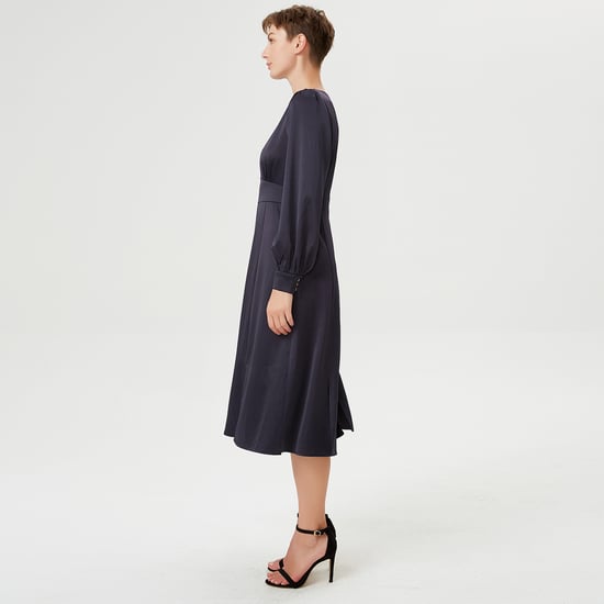 Angepasstes und ausgestelltes fließendes Blusenkleid - Image 3